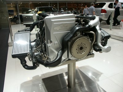 Porsche Flat 6 Boxer Engine : click to zoom picture.